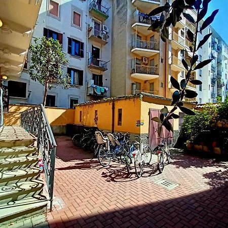Ferienwohnung Charming Ringhiera House In The Heart Of Mailand Exterior foto
